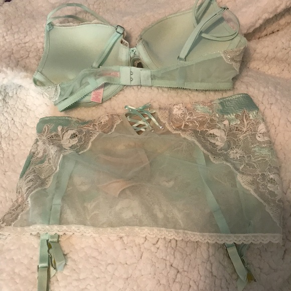 Victoria secret set - Picture 2 of 4